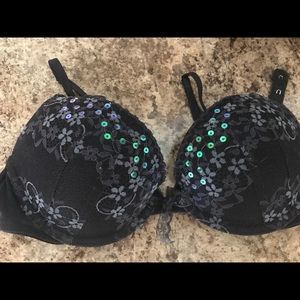 Gilly Hicks bra